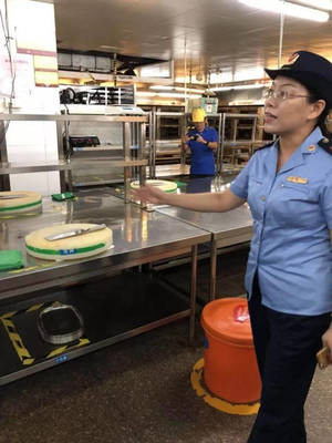 走進企業餐廳后廚 慈溪公眾開放日揭開餐飲管理新篇章